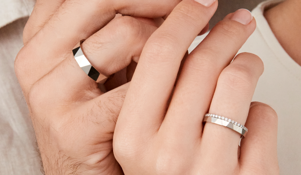 Vielsesringe rige på facetter | acredo